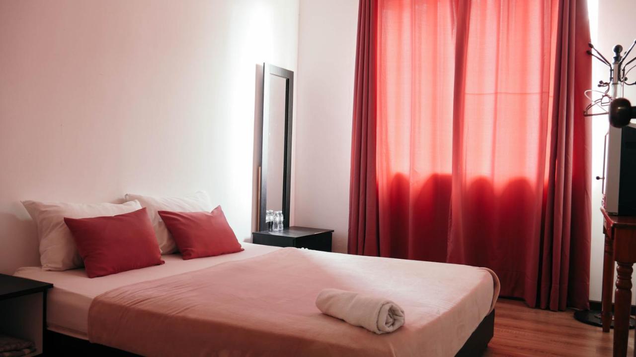 Sura Inn Dungun Kültér fotó