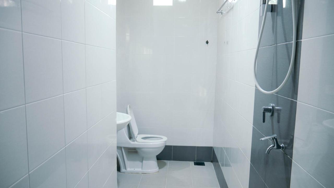 Sura Inn Dungun Kültér fotó