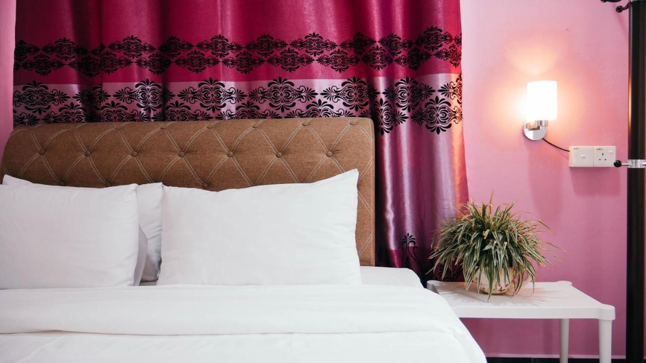 Sura Inn Dungun Kültér fotó